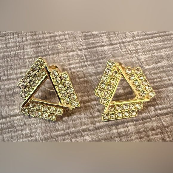 Jewelry - Elegant Gold Crystal Earrings